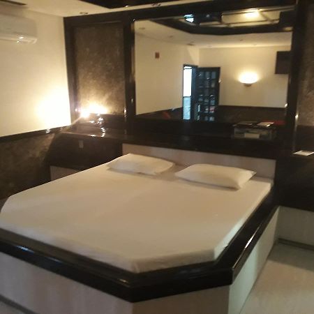 Motel Casa Branca Blumenau Bagian luar foto